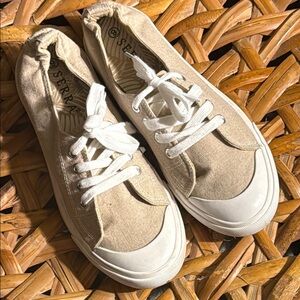 Serra Tan Canvas Sneakers